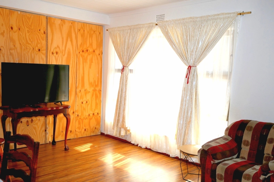 11 Bedroom Property for Sale in Ravensmead Western Cape
